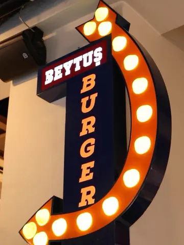 Beytuş Burger neon tabelası